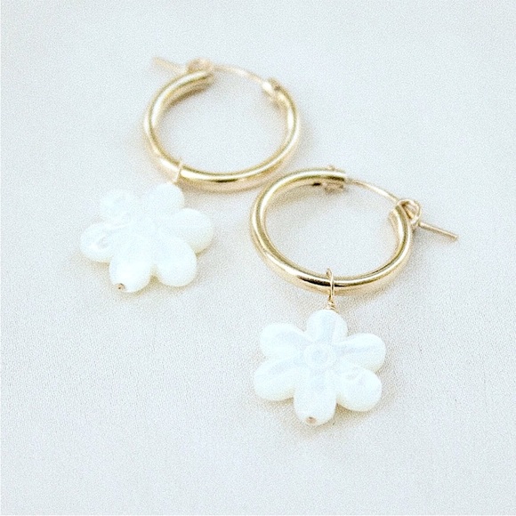 Anthropologie Jewelry - Pearl Shell Resin White Flower Shaped Charm Huggie Mini Hoop Gold Earrings